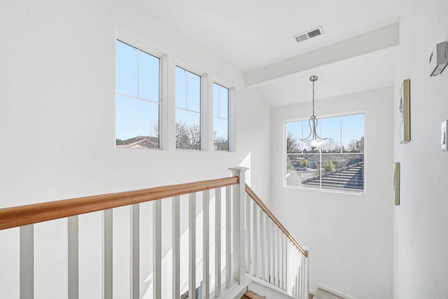 Detail Gallery Image 22 of 57 For 1421 Rosemary St, Menlo Park,  CA 94025 - 4 Beds | 3 Baths