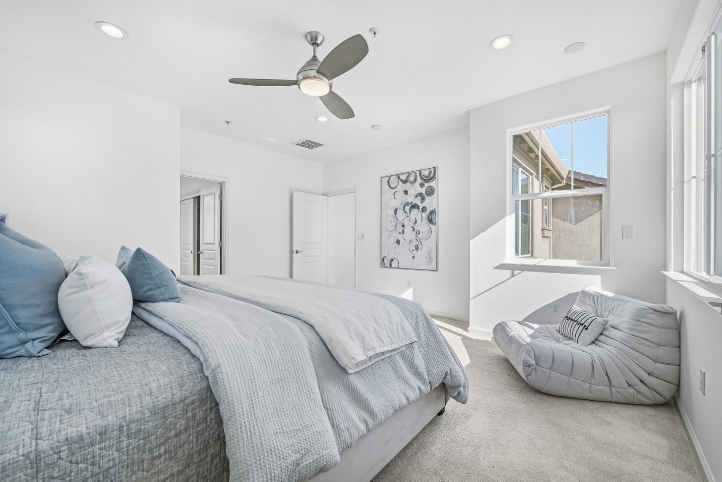 Detail Gallery Image 33 of 57 For 1421 Rosemary St, Menlo Park,  CA 94025 - 4 Beds | 3 Baths