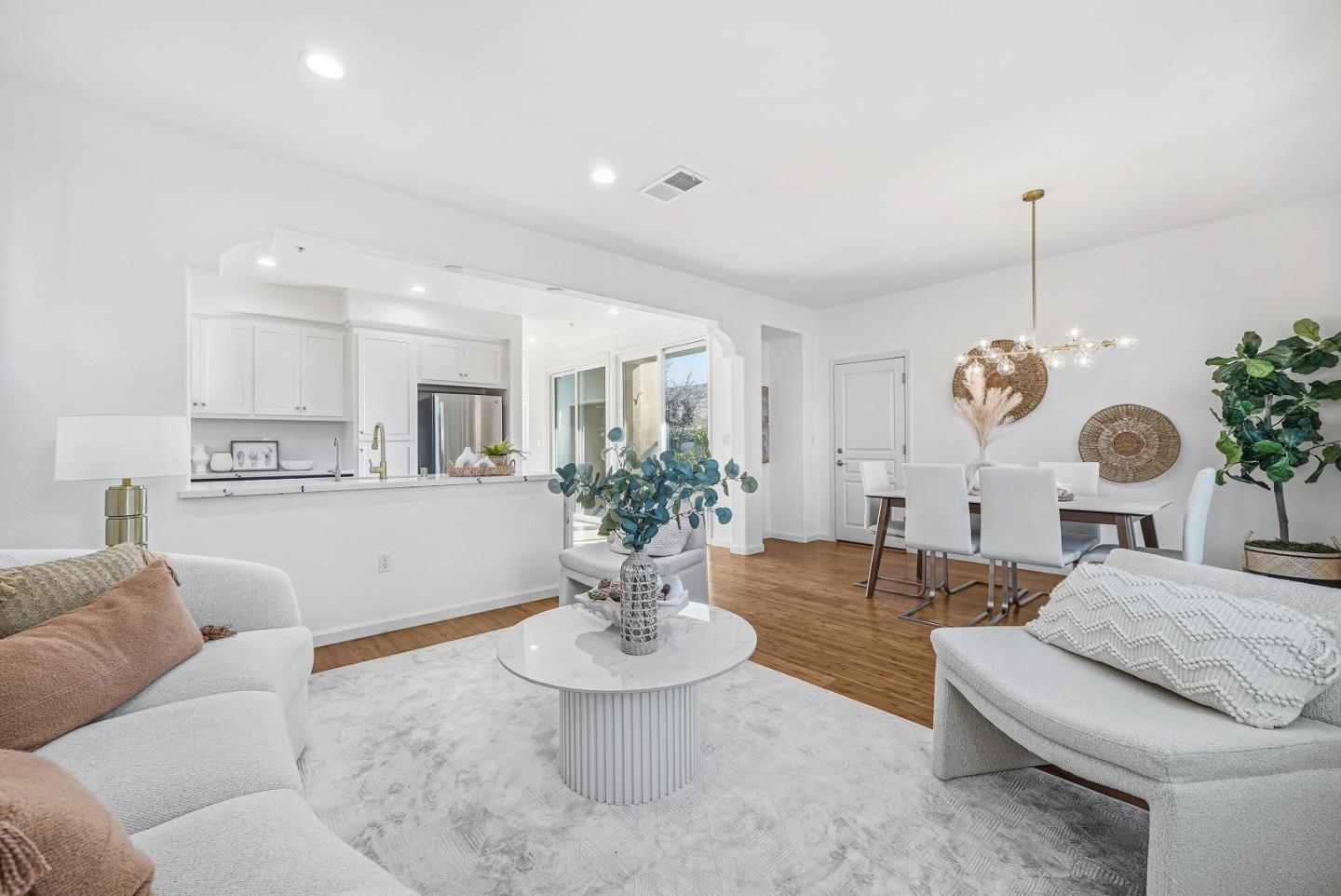 Detail Gallery Image 4 of 57 For 1421 Rosemary St, Menlo Park,  CA 94025 - 4 Beds | 3 Baths