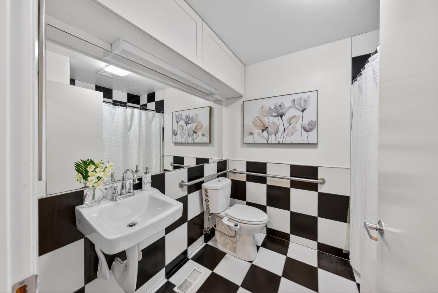 Detail Gallery Image 16 of 45 For 3320 Cherry Ave, San Jose,  CA 95118 - 5 Beds | 3/1 Baths