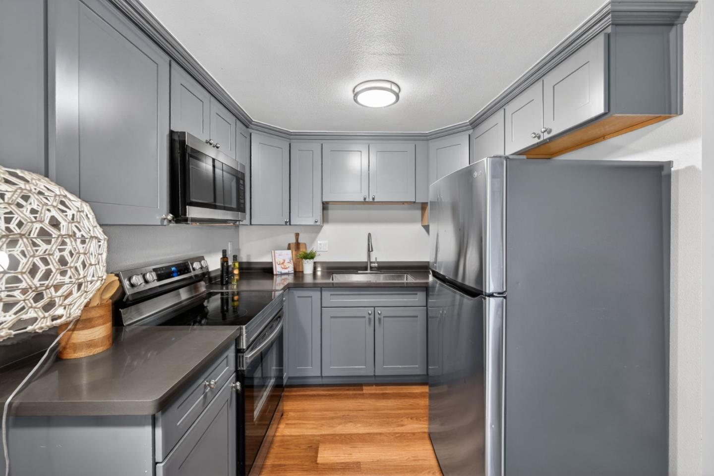 Detail Gallery Image 30 of 45 For 3320 Cherry Ave, San Jose,  CA 95118 - 5 Beds | 3/1 Baths