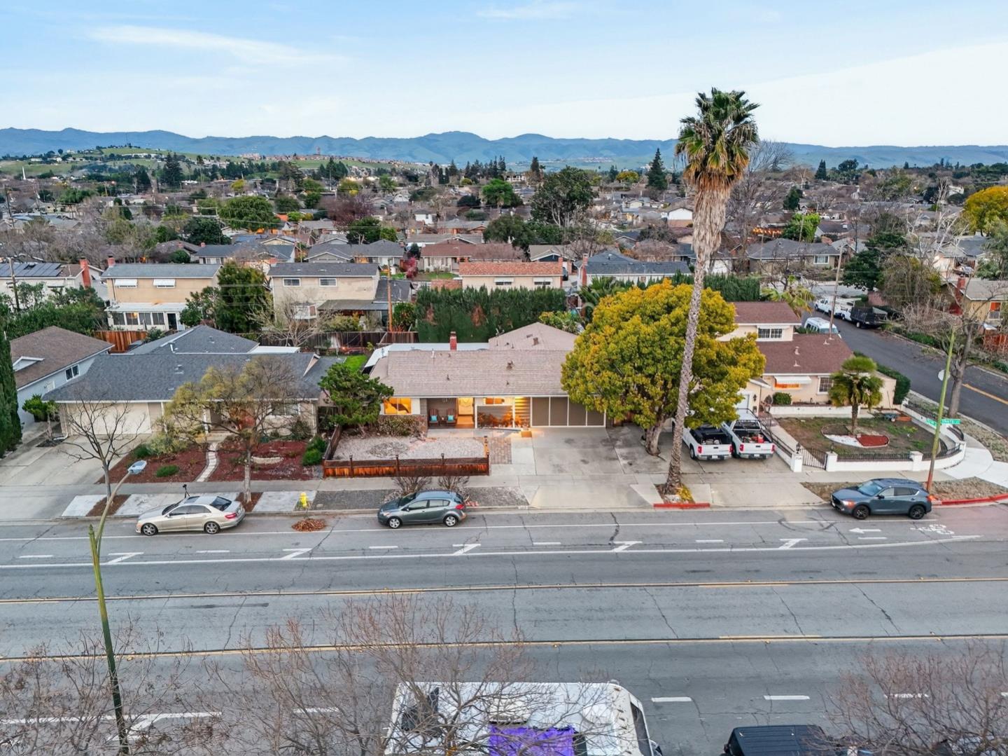 Detail Gallery Image 7 of 45 For 3320 Cherry Ave, San Jose,  CA 95118 - 5 Beds | 3/1 Baths