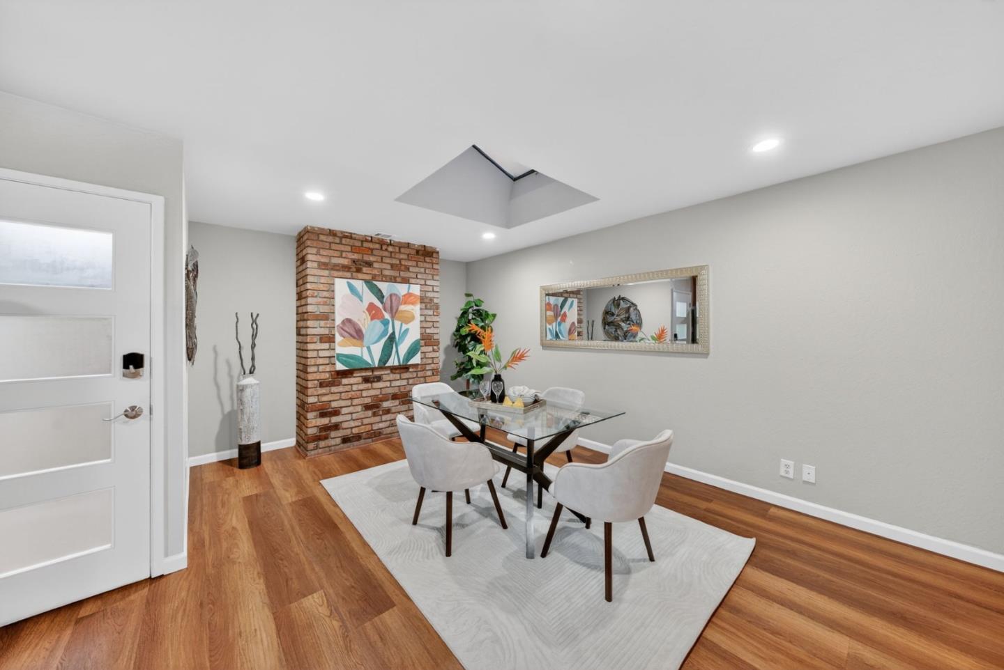 Detail Gallery Image 8 of 45 For 3320 Cherry Ave, San Jose,  CA 95118 - 5 Beds | 3/1 Baths