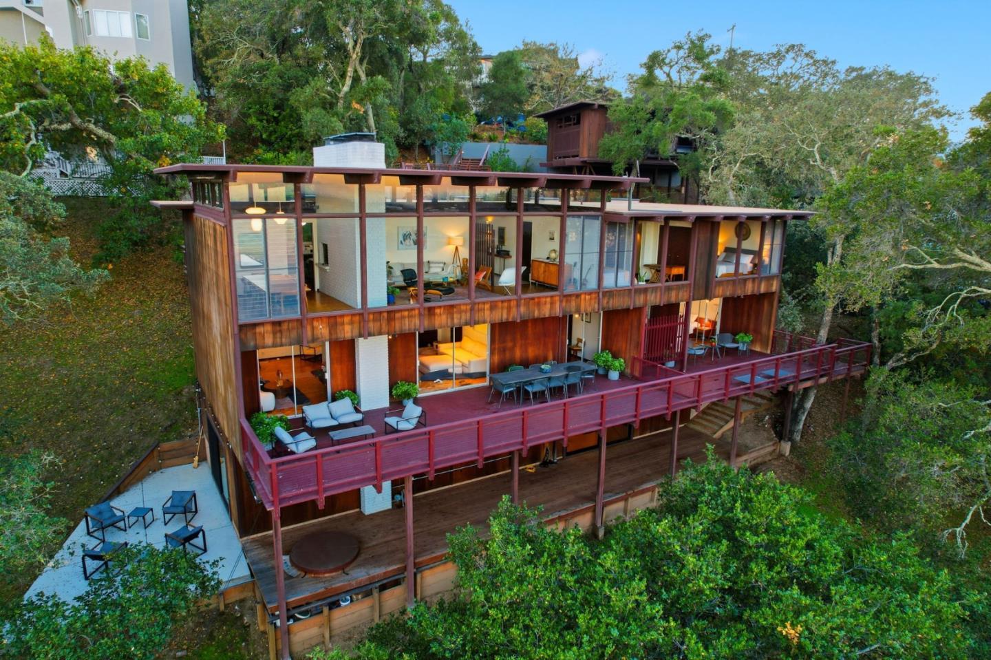 Detail Gallery Image 2 of 33 For 410 Conil Way, Portola Valley,  CA 94028 - 5 Beds | 3/1 Baths