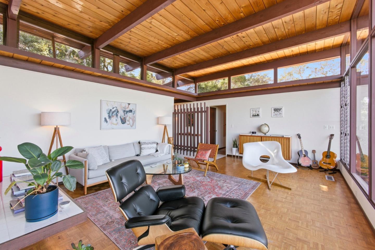 Detail Gallery Image 6 of 33 For 410 Conil Way, Portola Valley,  CA 94028 - 5 Beds | 3/1 Baths