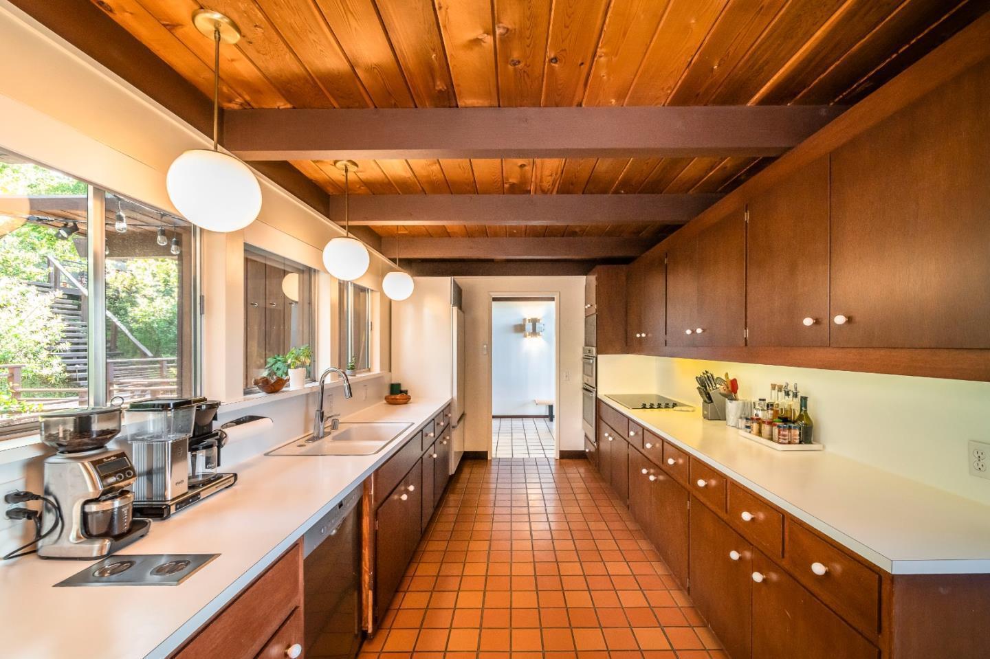 Detail Gallery Image 9 of 33 For 410 Conil Way, Portola Valley,  CA 94028 - 5 Beds | 3/1 Baths