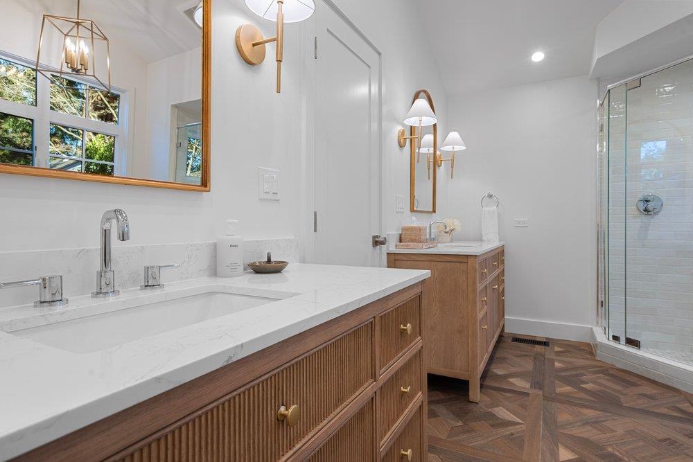 Detail Gallery Image 13 of 23 For 1010 Ringwood Ave, Menlo Park,  CA 94025 - 4 Beds | 2/1 Baths