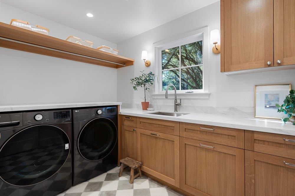 Detail Gallery Image 17 of 23 For 1010 Ringwood Ave, Menlo Park,  CA 94025 - 4 Beds | 2/1 Baths