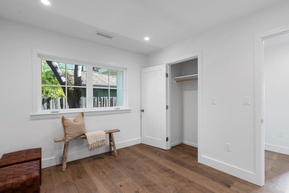 Detail Gallery Image 18 of 23 For 1010 Ringwood Ave, Menlo Park,  CA 94025 - 4 Beds | 2/1 Baths