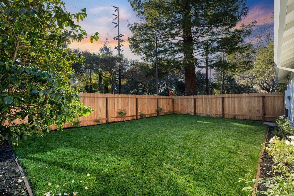 Detail Gallery Image 22 of 23 For 1010 Ringwood Ave, Menlo Park,  CA 94025 - 4 Beds | 2/1 Baths