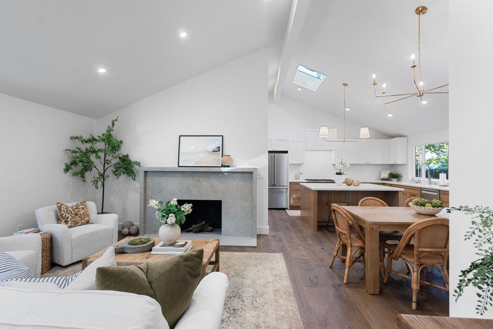 Detail Gallery Image 6 of 23 For 1010 Ringwood Ave, Menlo Park,  CA 94025 - 4 Beds | 2/1 Baths