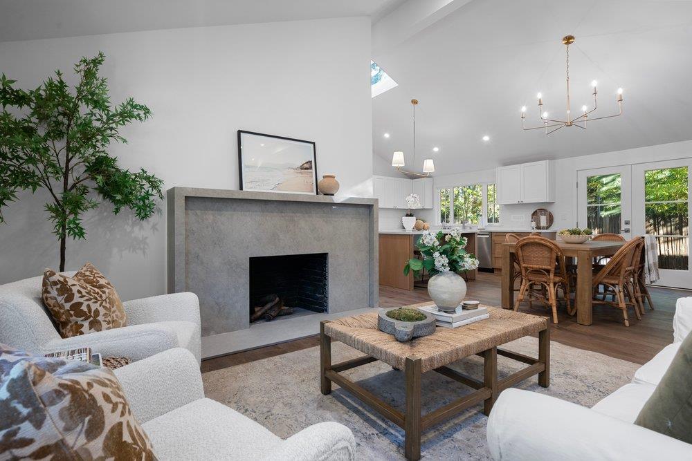 Detail Gallery Image 7 of 23 For 1010 Ringwood Ave, Menlo Park,  CA 94025 - 4 Beds | 2/1 Baths