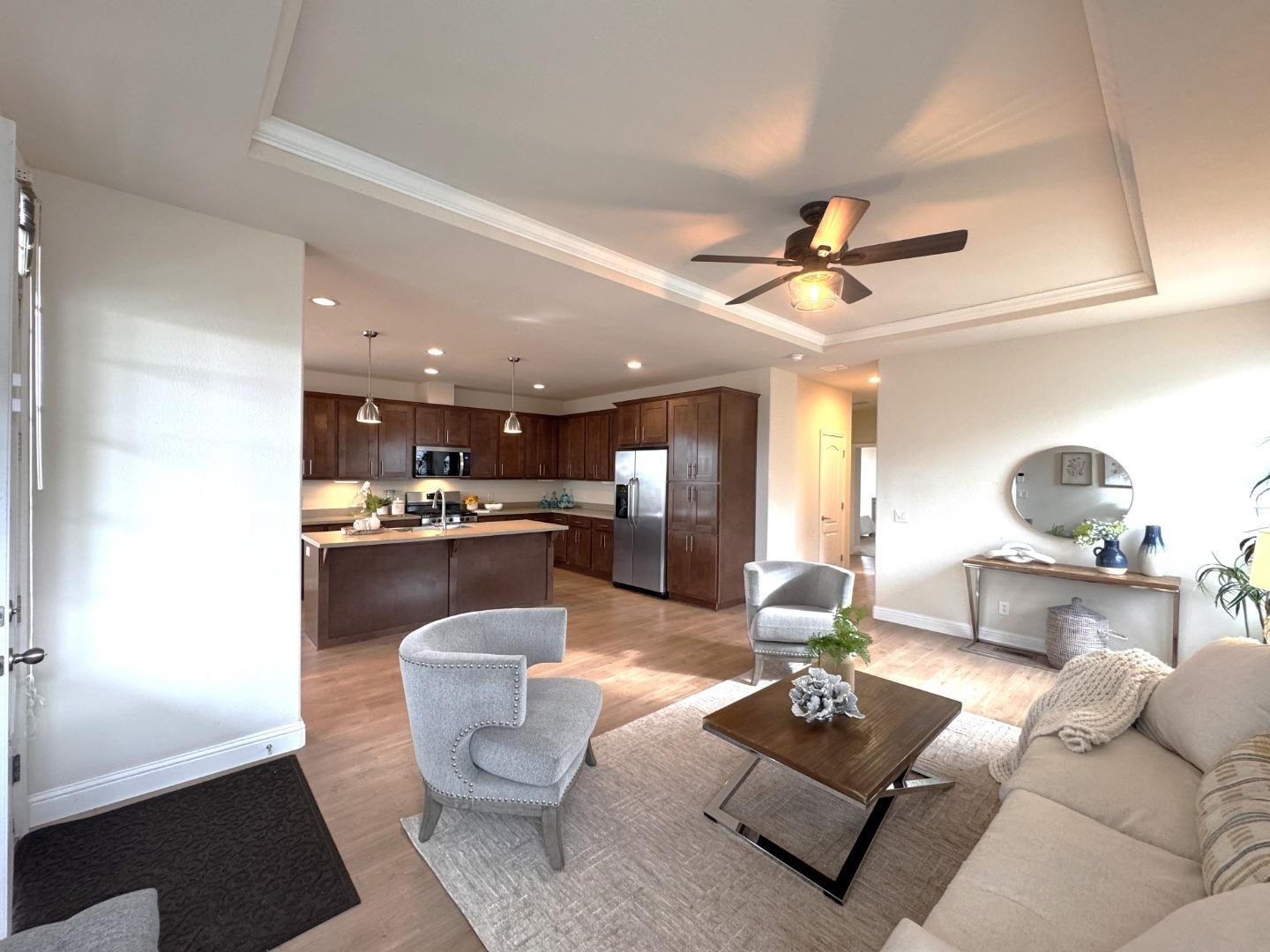 Detail Gallery Image 5 of 32 For 10 Coral Way #10,  Half Moon Bay,  CA 94019 - 3 Beds | 2 Baths