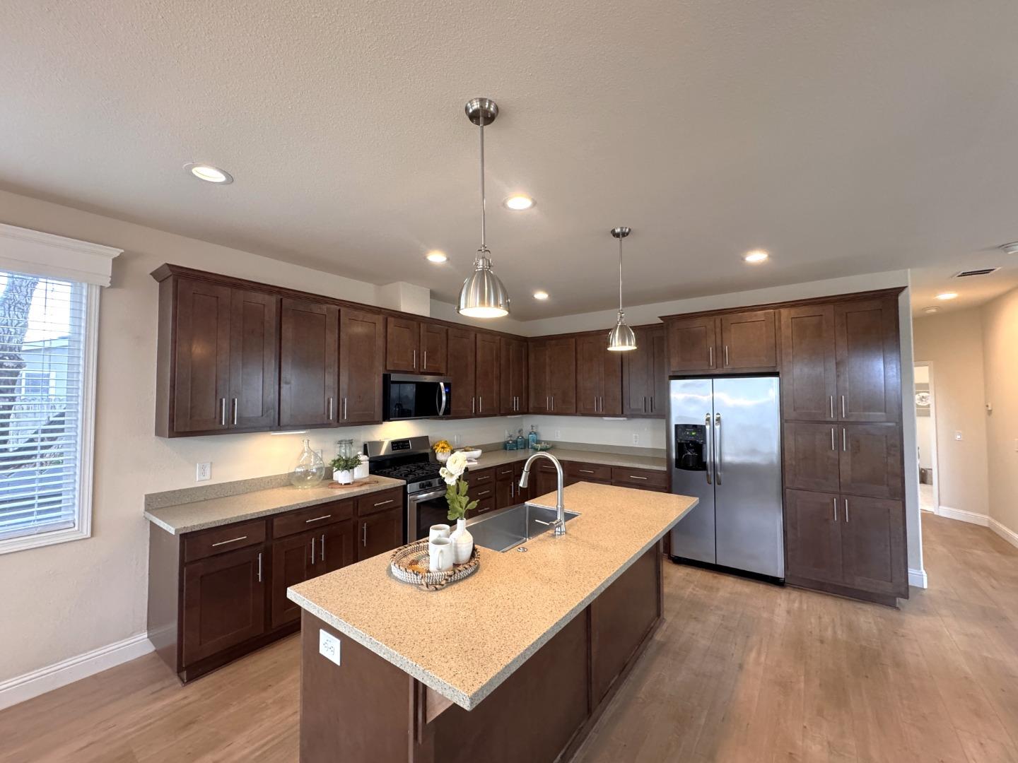 Detail Gallery Image 9 of 32 For 10 Coral Way #10,  Half Moon Bay,  CA 94019 - 3 Beds | 2 Baths