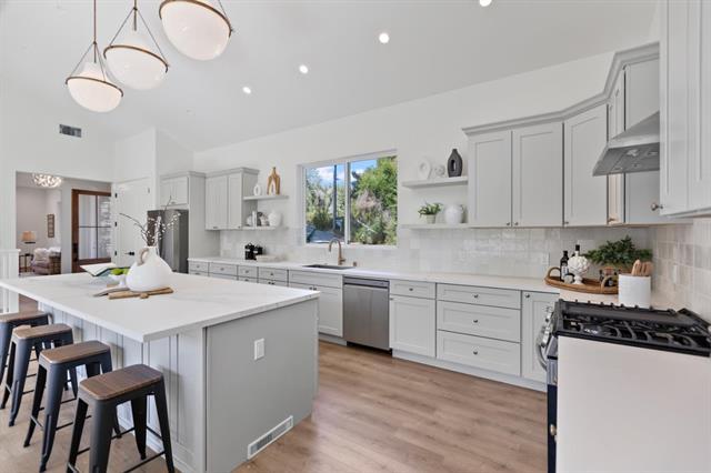 Detail Gallery Image 10 of 34 For 125 Fallen Leaf Dr, Boulder Creek,  CA 95006 - 3 Beds | 2 Baths