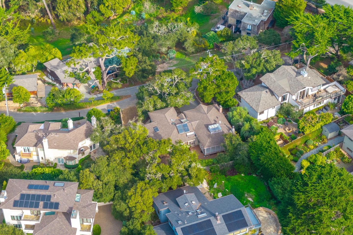 Detail Gallery Image 5 of 60 For 176 Sonoma Ln, Carmel,  CA 93923 - 3 Beds | 3 Baths