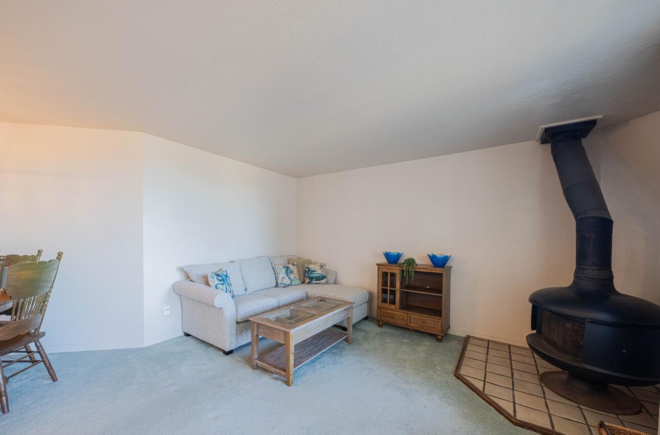 Detail Gallery Image 10 of 30 For 585 Hawthorne St #103,  Monterey,  CA 93940 - 2 Beds | 2 Baths