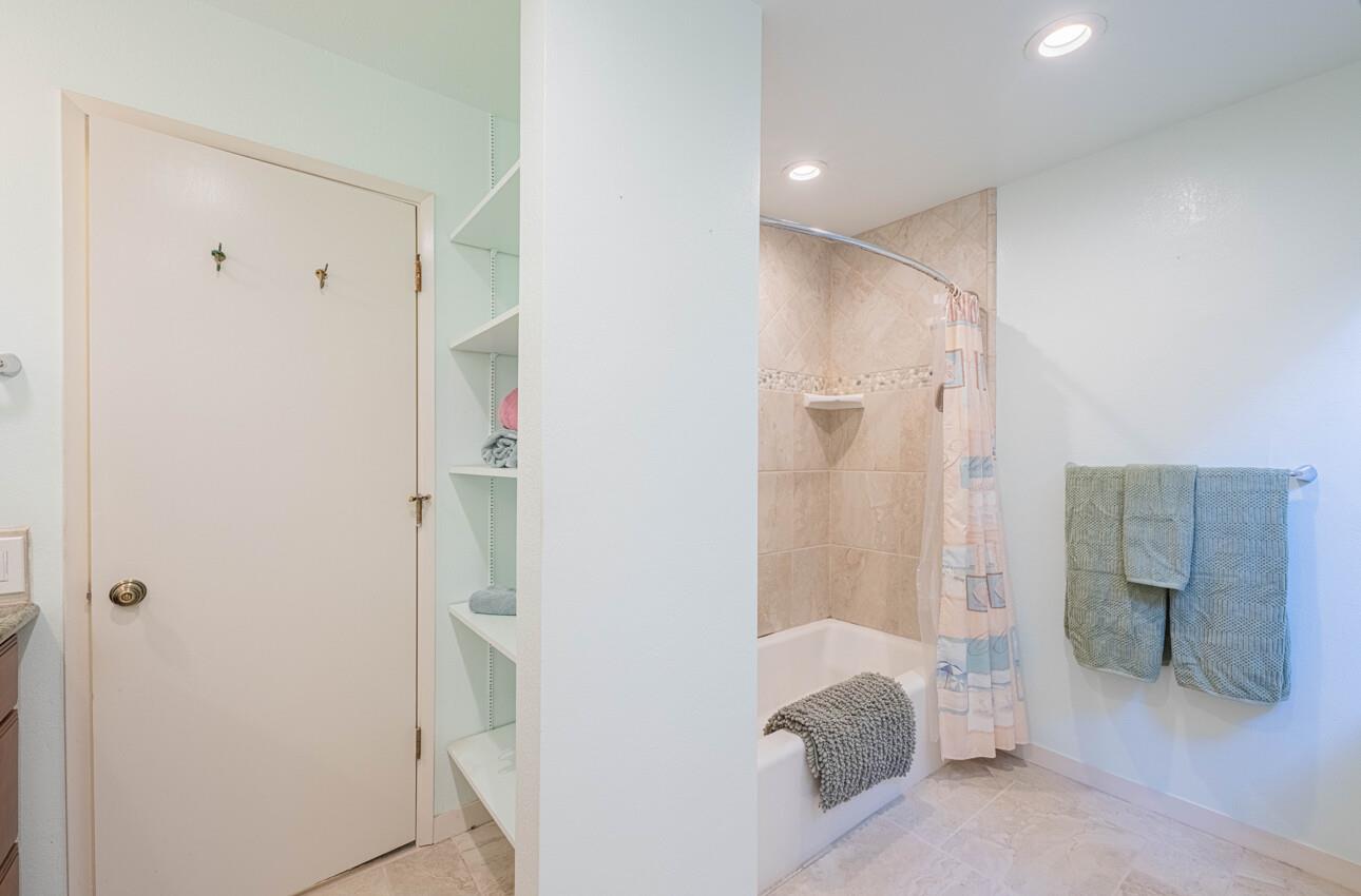 Detail Gallery Image 22 of 30 For 585 Hawthorne St #103,  Monterey,  CA 93940 - 2 Beds | 2 Baths