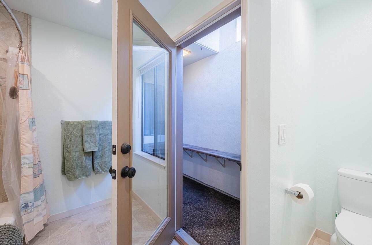 Detail Gallery Image 24 of 30 For 585 Hawthorne St #103,  Monterey,  CA 93940 - 2 Beds | 2 Baths