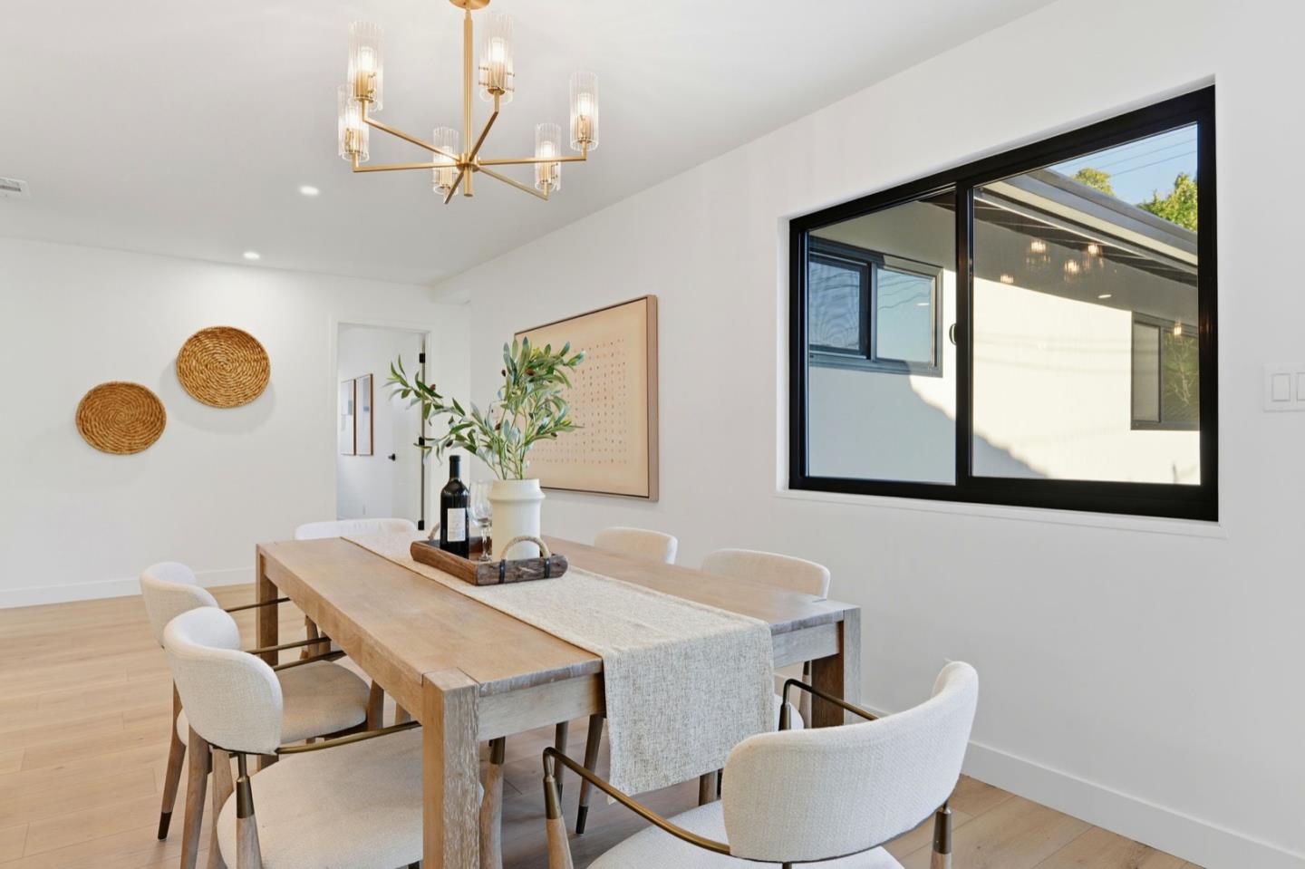 Detail Gallery Image 17 of 36 For 315 W Meadow Dr, Palo Alto,  CA 94306 - 4 Beds | 2 Baths