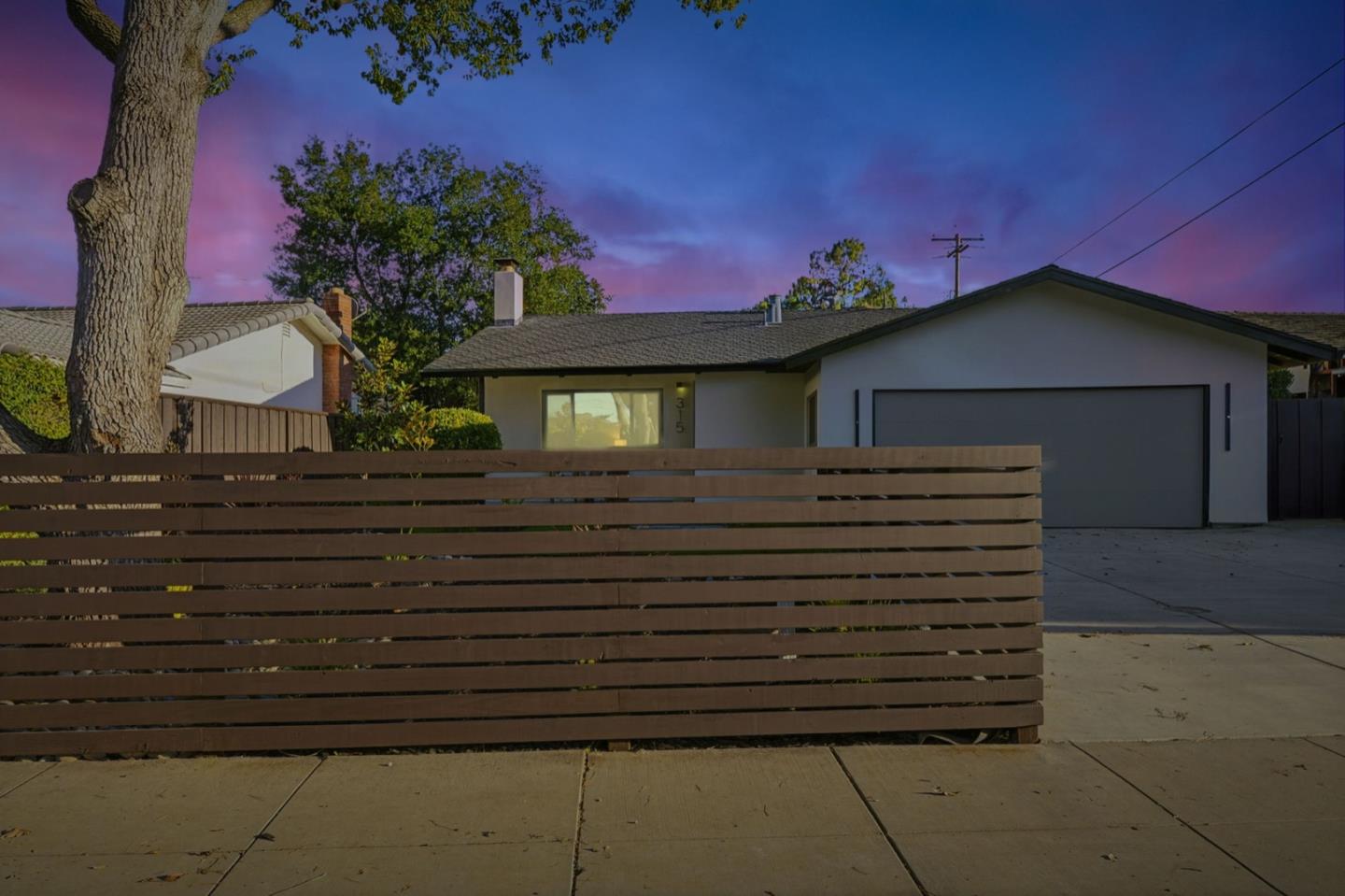Detail Gallery Image 2 of 36 For 315 W Meadow Dr, Palo Alto,  CA 94306 - 4 Beds | 2 Baths