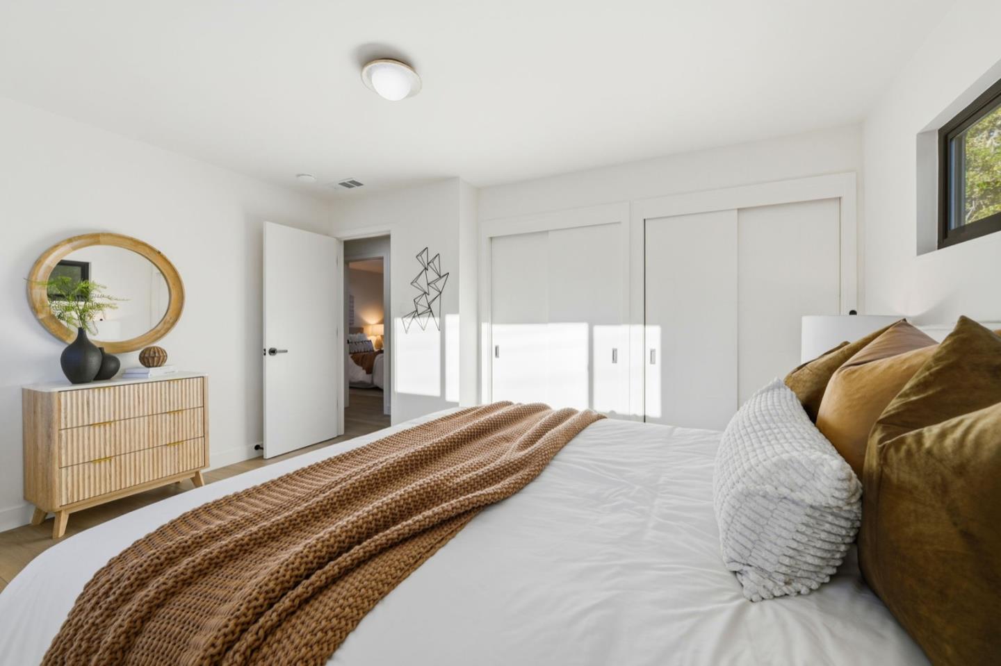 Detail Gallery Image 21 of 36 For 315 W Meadow Dr, Palo Alto,  CA 94306 - 4 Beds | 2 Baths