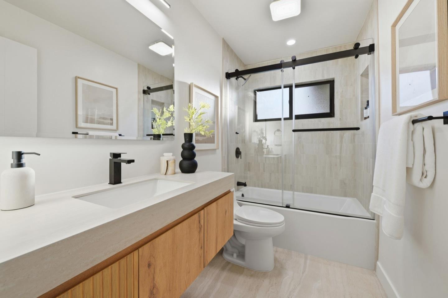 Detail Gallery Image 30 of 36 For 315 W Meadow Dr, Palo Alto,  CA 94306 - 4 Beds | 2 Baths