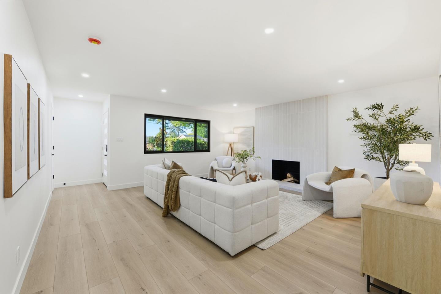 Detail Gallery Image 7 of 36 For 315 W Meadow Dr, Palo Alto,  CA 94306 - 4 Beds | 2 Baths