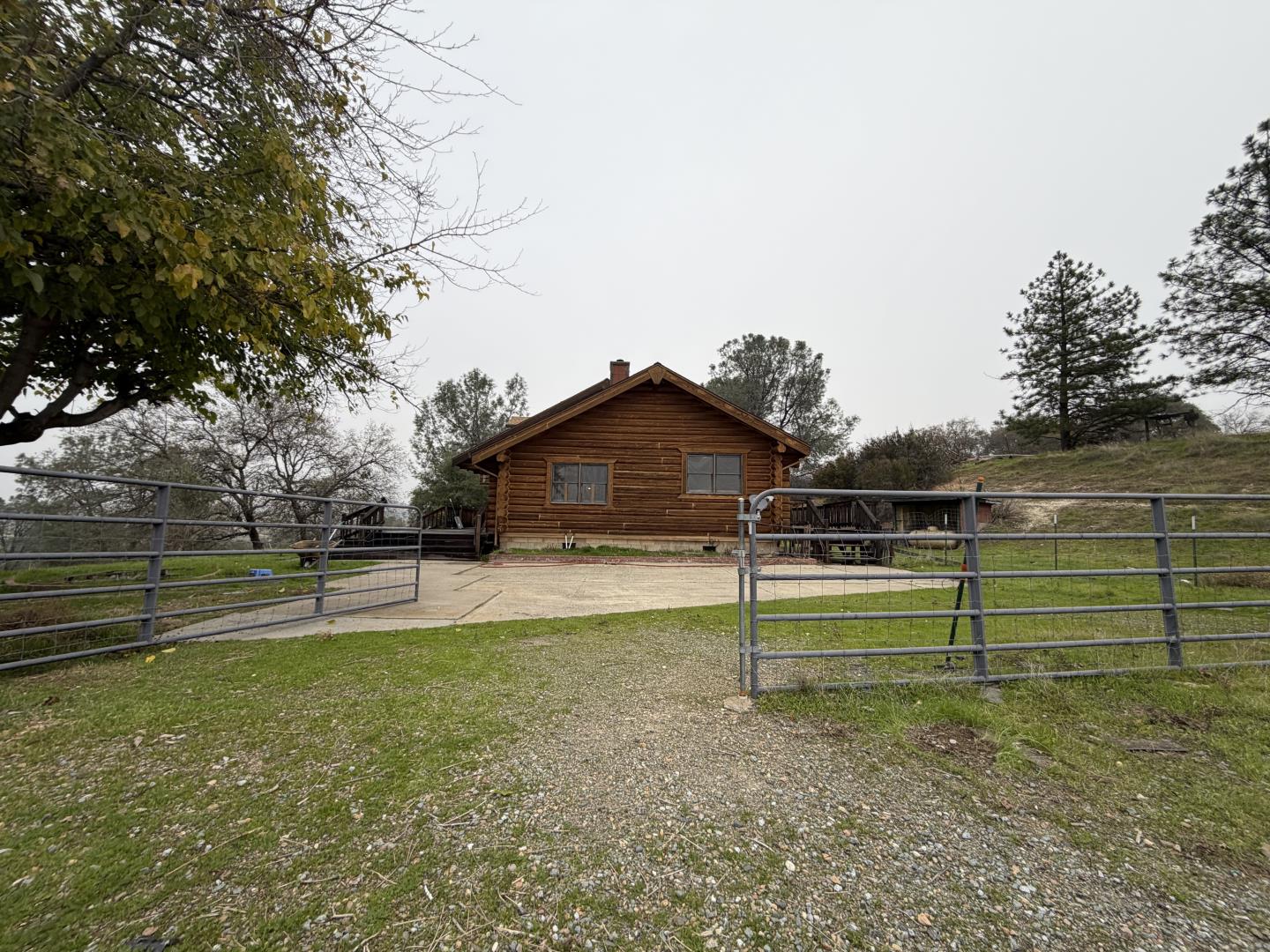 Detail Gallery Image 3 of 34 For 231 Bright Star Rd, Valley Springs,  CA 95252 - 3 Beds | 2 Baths