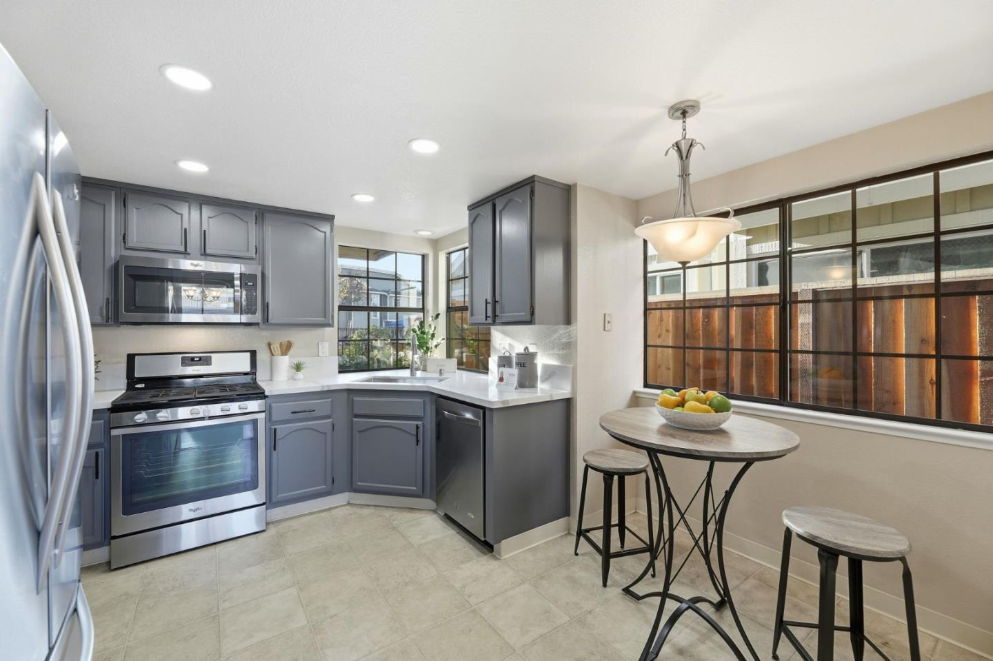 Detail Gallery Image 12 of 37 For 650 Folsom Cir, Milpitas,  CA 95035 - 2 Beds | 2 Baths