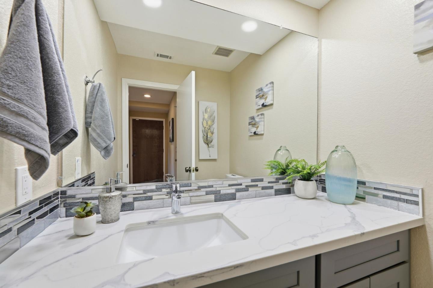 Detail Gallery Image 24 of 37 For 650 Folsom Cir, Milpitas,  CA 95035 - 2 Beds | 2 Baths