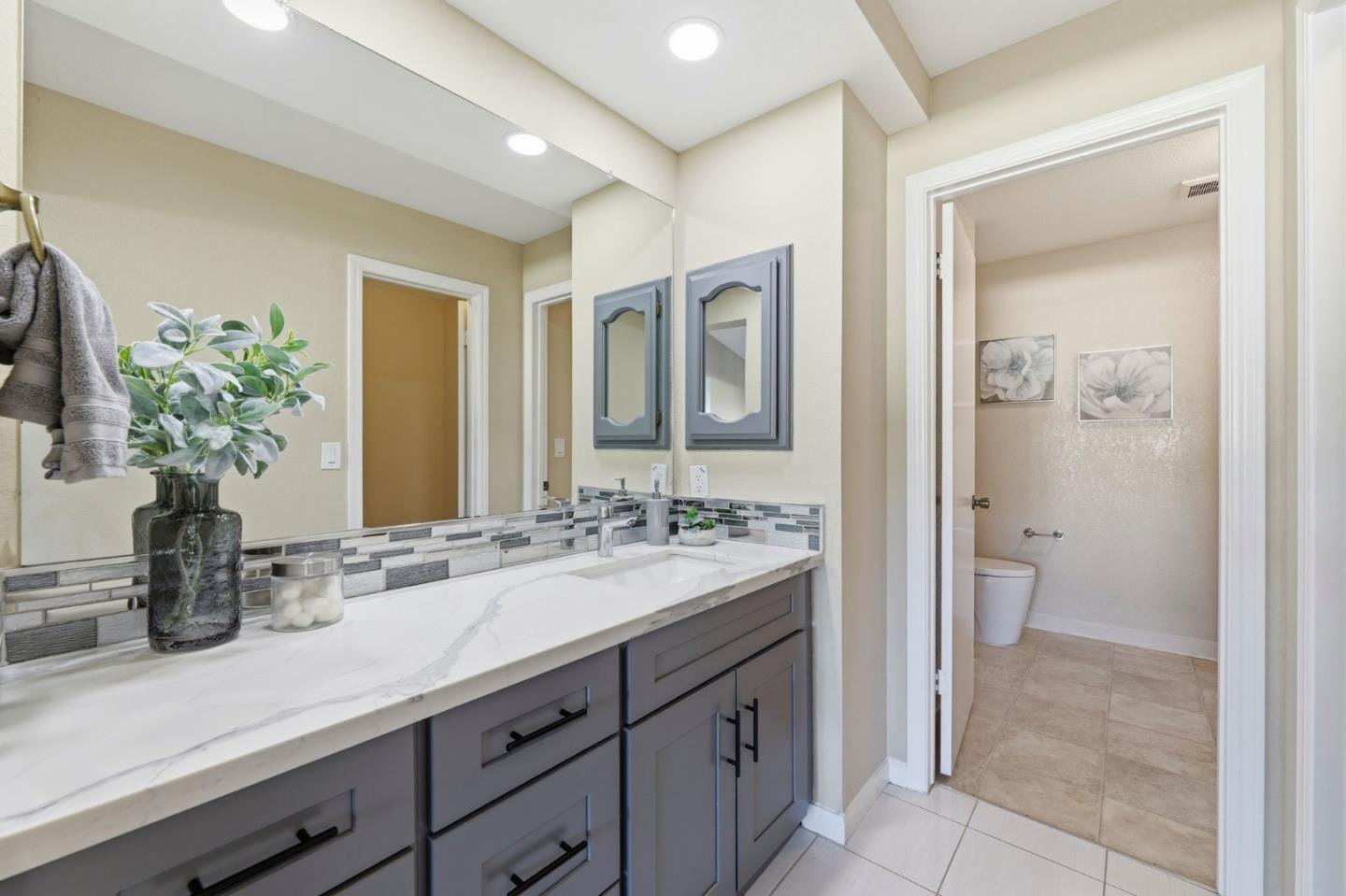 Detail Gallery Image 25 of 37 For 650 Folsom Cir, Milpitas,  CA 95035 - 2 Beds | 2 Baths