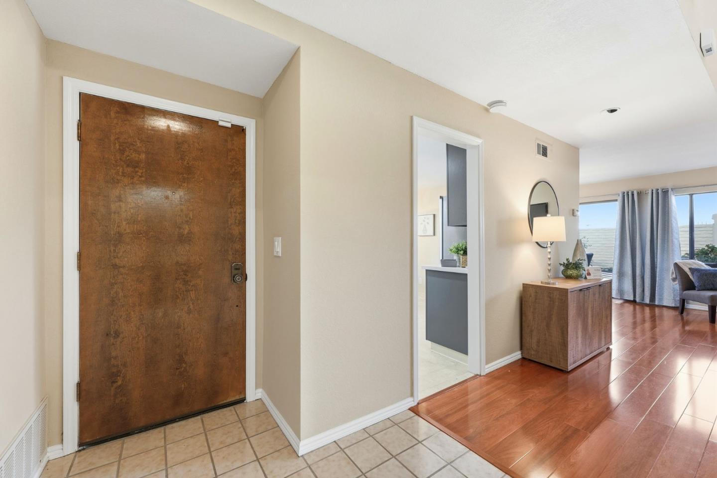 Detail Gallery Image 3 of 37 For 650 Folsom Cir, Milpitas,  CA 95035 - 2 Beds | 2 Baths