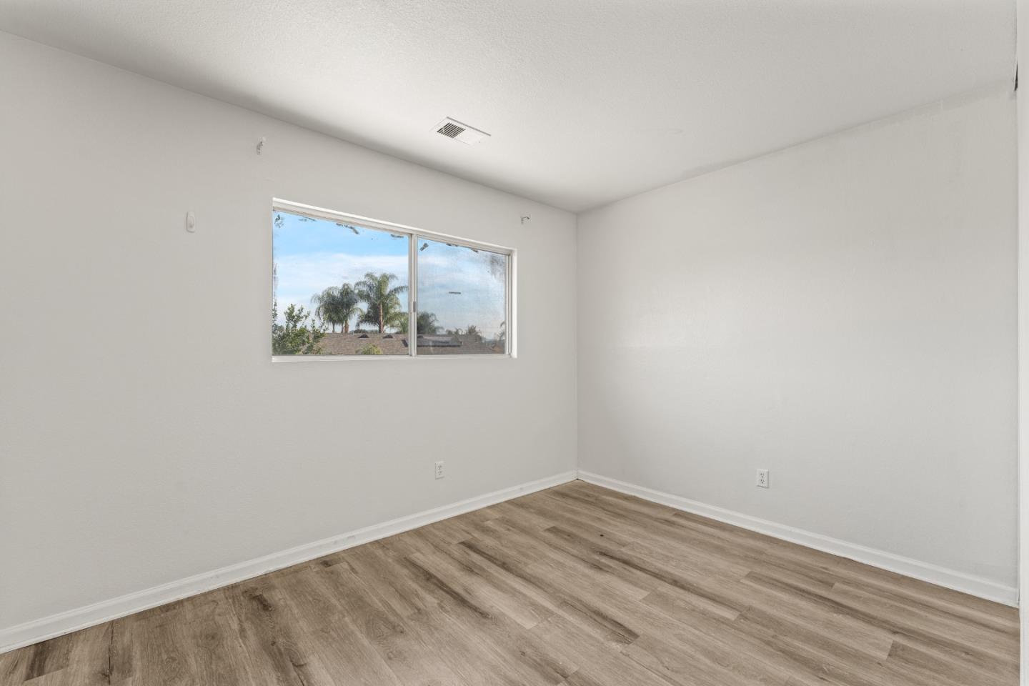 Detail Gallery Image 14 of 22 For 24363 Comfort Ct, Moreno Valley,  CA 92553 - 3 Beds | 2 Baths
