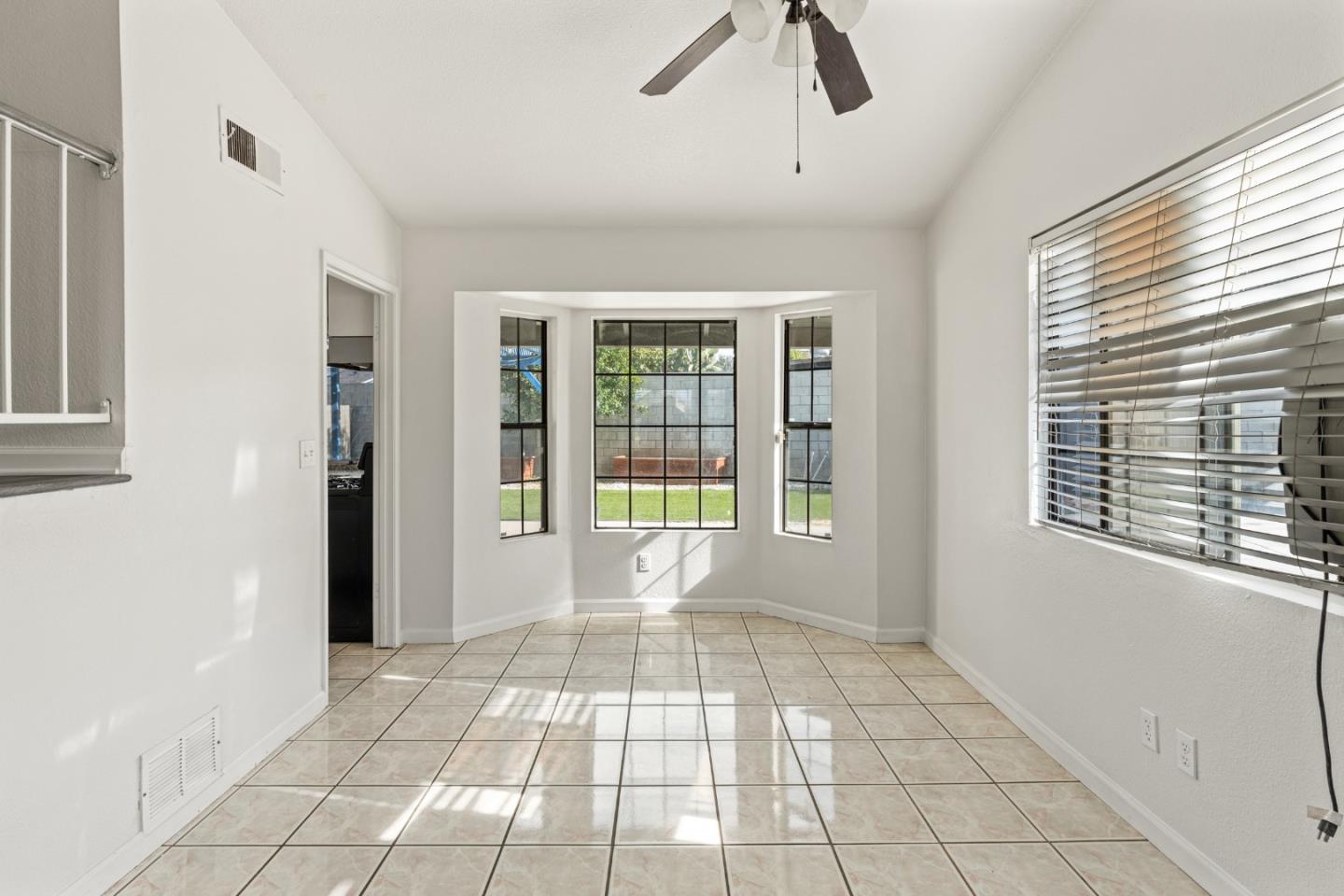 Detail Gallery Image 7 of 22 For 24363 Comfort Ct, Moreno Valley,  CA 92553 - 3 Beds | 2 Baths