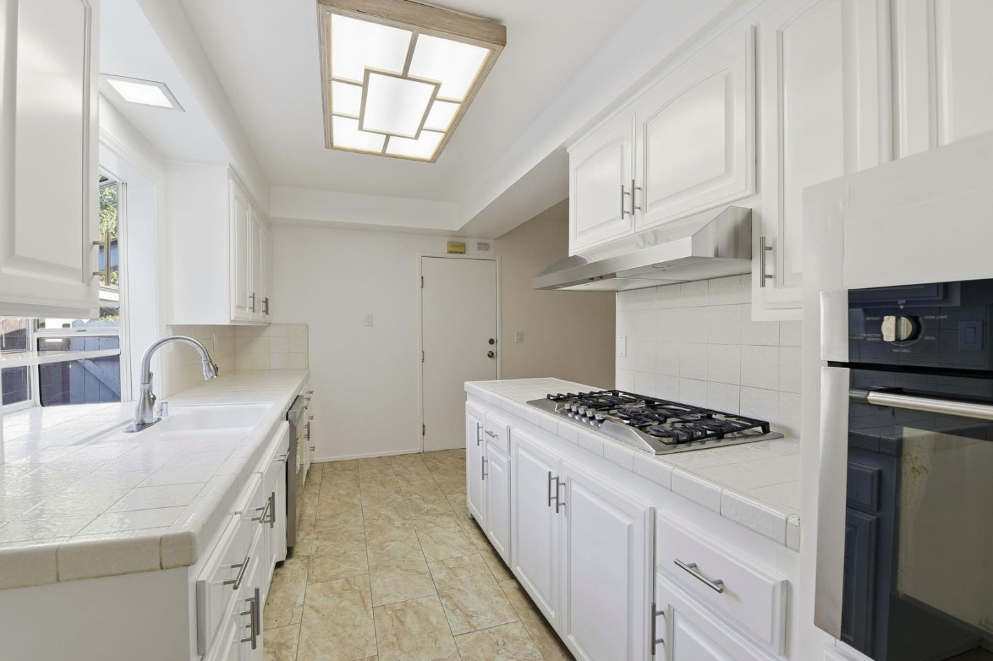 Detail Gallery Image 11 of 21 For 6539 Petit Ave, Van Nuys,  CA 91406 - 4 Beds | 2 Baths