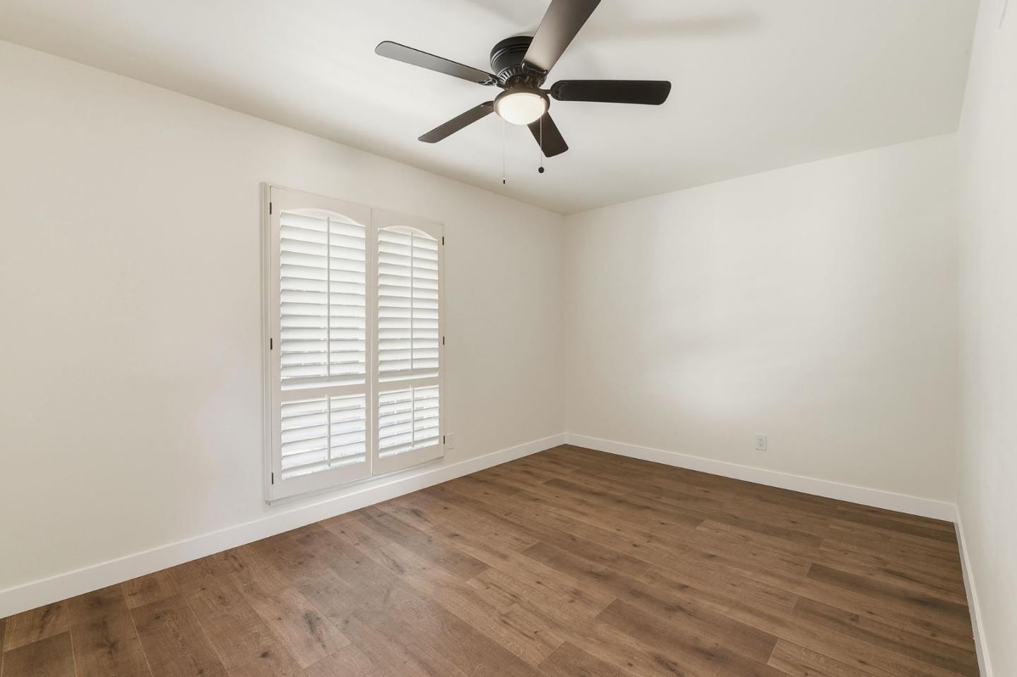 Detail Gallery Image 13 of 21 For 6539 Petit Ave, Van Nuys,  CA 91406 - 4 Beds | 2 Baths