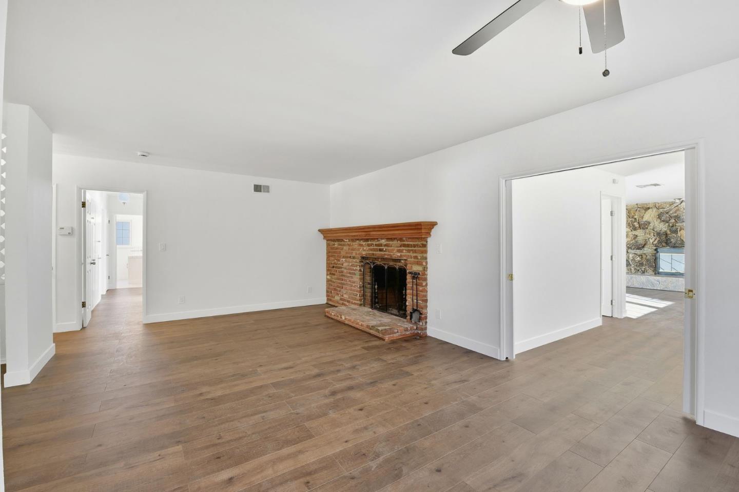 Detail Gallery Image 3 of 21 For 6539 Petit Ave, Van Nuys,  CA 91406 - 4 Beds | 2 Baths