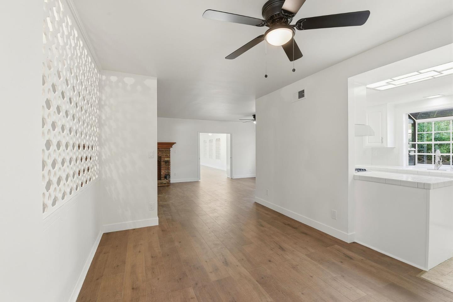 Detail Gallery Image 6 of 21 For 6539 Petit Ave, Van Nuys,  CA 91406 - 4 Beds | 2 Baths