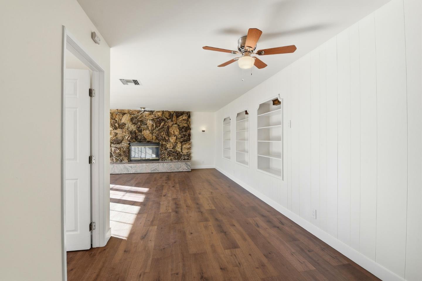 Detail Gallery Image 7 of 21 For 6539 Petit Ave, Van Nuys,  CA 91406 - 4 Beds | 2 Baths