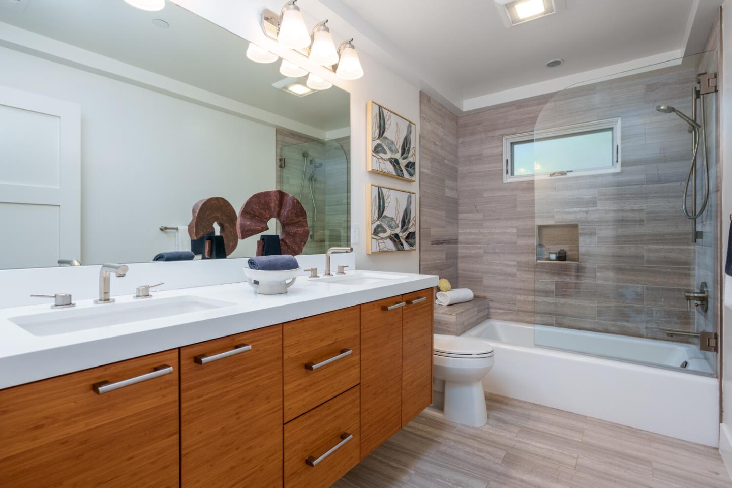 Detail Gallery Image 14 of 24 For 412 Stephen Rd, San Mateo,  CA 94403 - 4 Beds | 3/1 Baths