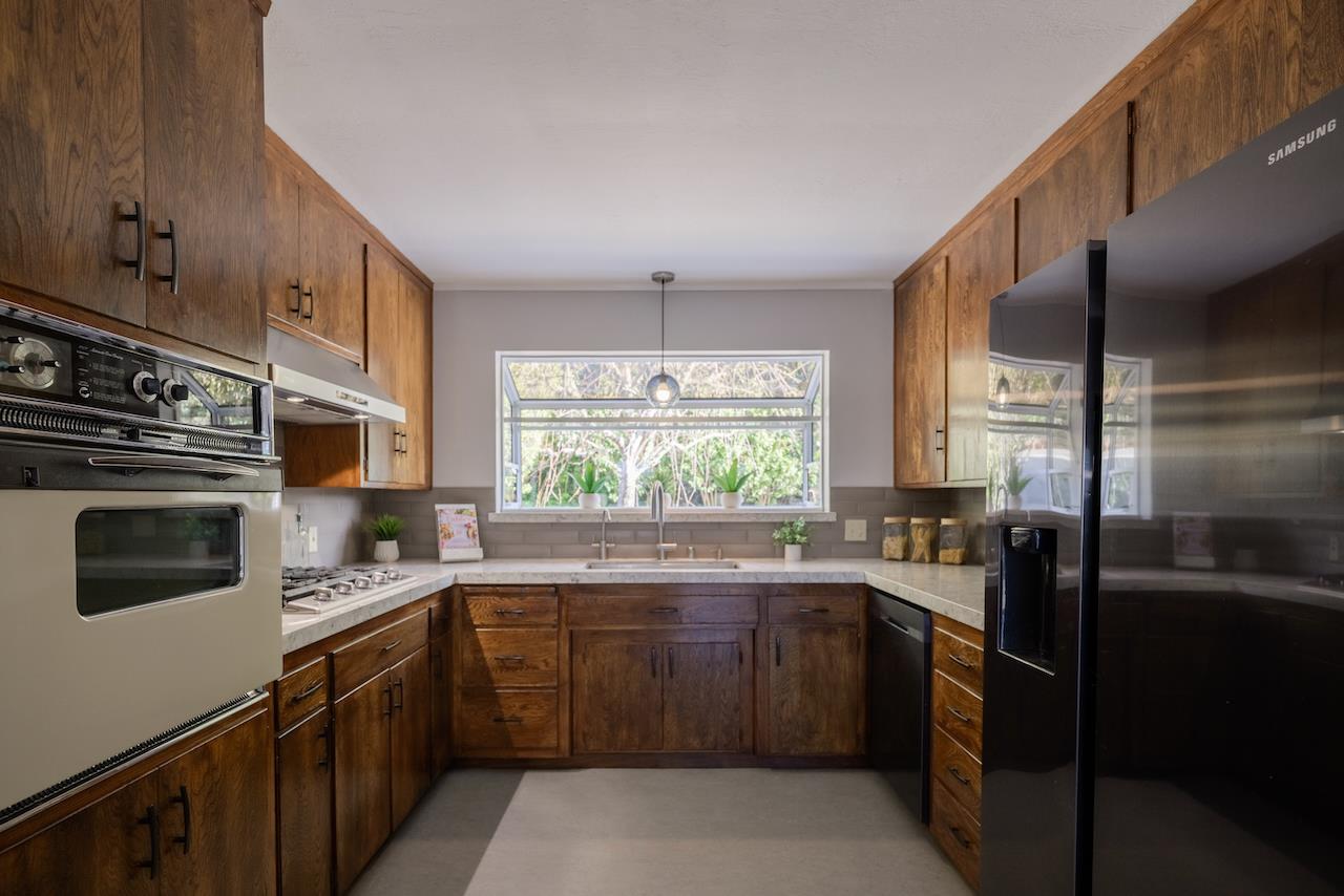 Detail Gallery Image 4 of 110 For 602 Navarra Dr, Scotts Valley,  CA 95066 - 3 Beds | 2 Baths