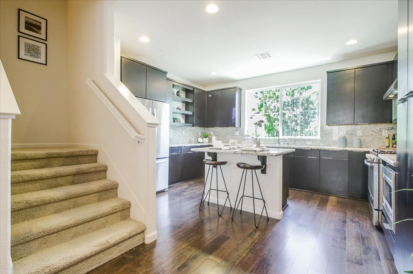 Detail Gallery Image 11 of 53 For 890 White Moonstone Loop, San Jose,  CA 95123 - 3 Beds | 3/1 Baths