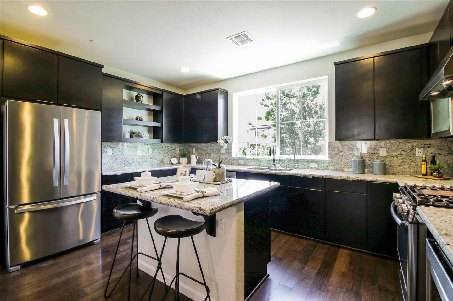 Detail Gallery Image 12 of 53 For 890 White Moonstone Loop, San Jose,  CA 95123 - 3 Beds | 3/1 Baths