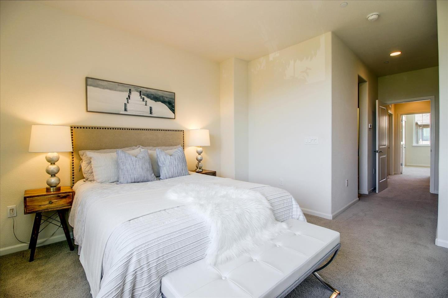 Detail Gallery Image 13 of 53 For 890 White Moonstone Loop, San Jose,  CA 95123 - 3 Beds | 3/1 Baths