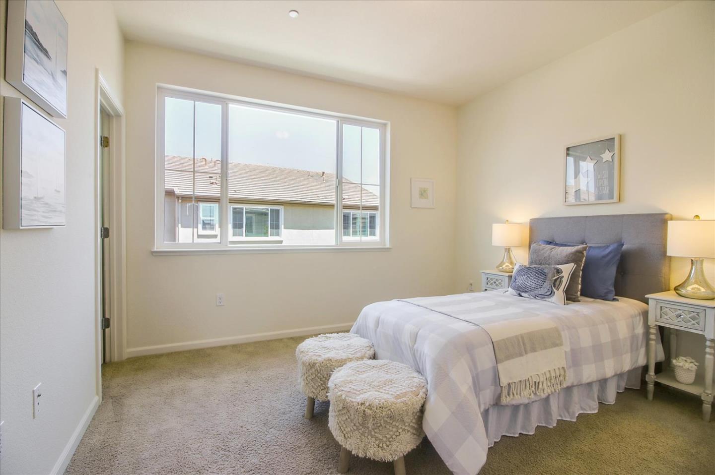 Detail Gallery Image 16 of 53 For 890 White Moonstone Loop, San Jose,  CA 95123 - 3 Beds | 3/1 Baths