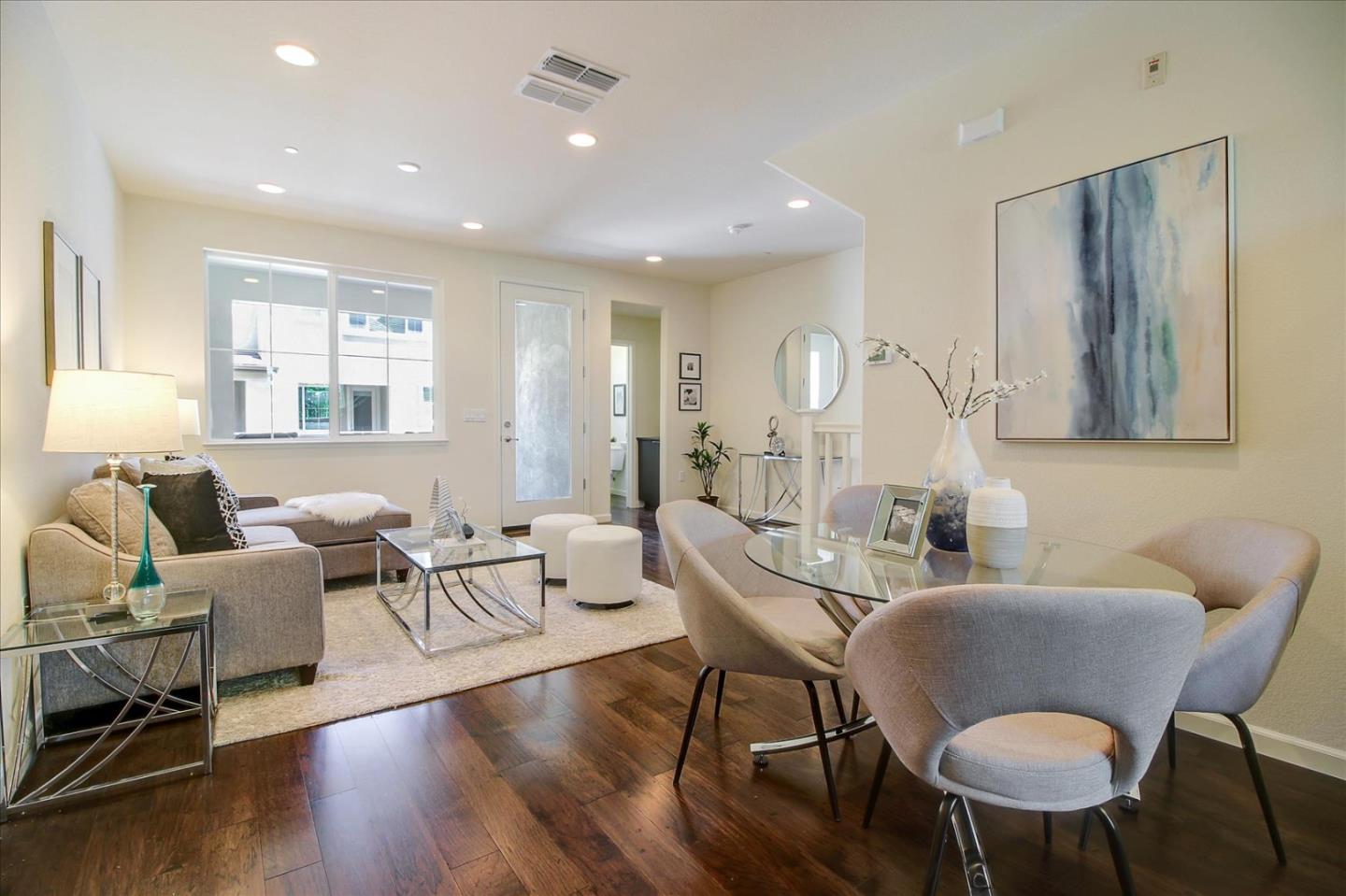 Detail Gallery Image 9 of 53 For 890 White Moonstone Loop, San Jose,  CA 95123 - 3 Beds | 3/1 Baths