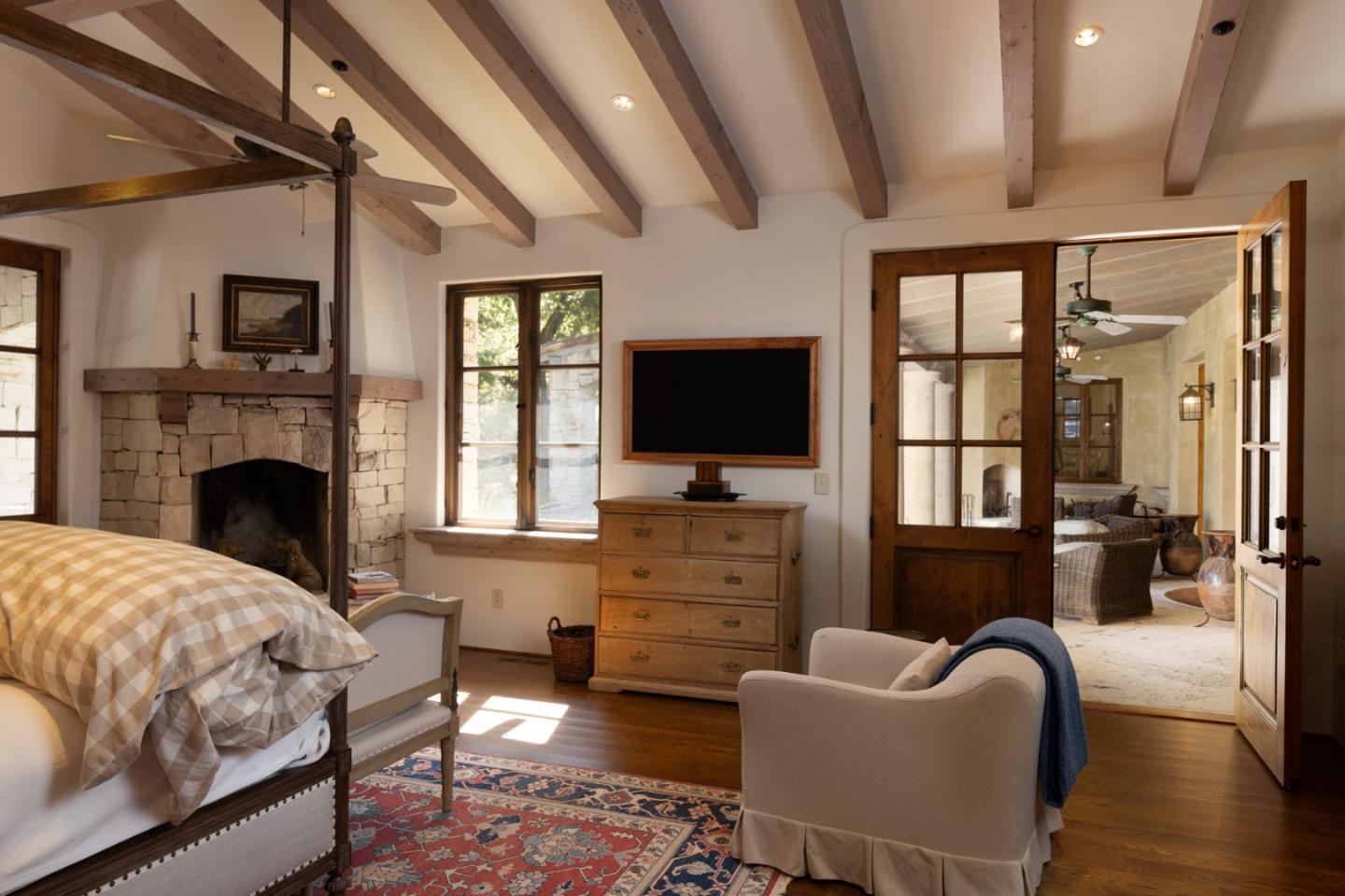 Detail Gallery Image 10 of 14 For 14 San Clemente Trl, Carmel,  CA 93923 - 5 Beds | 5/1 Baths