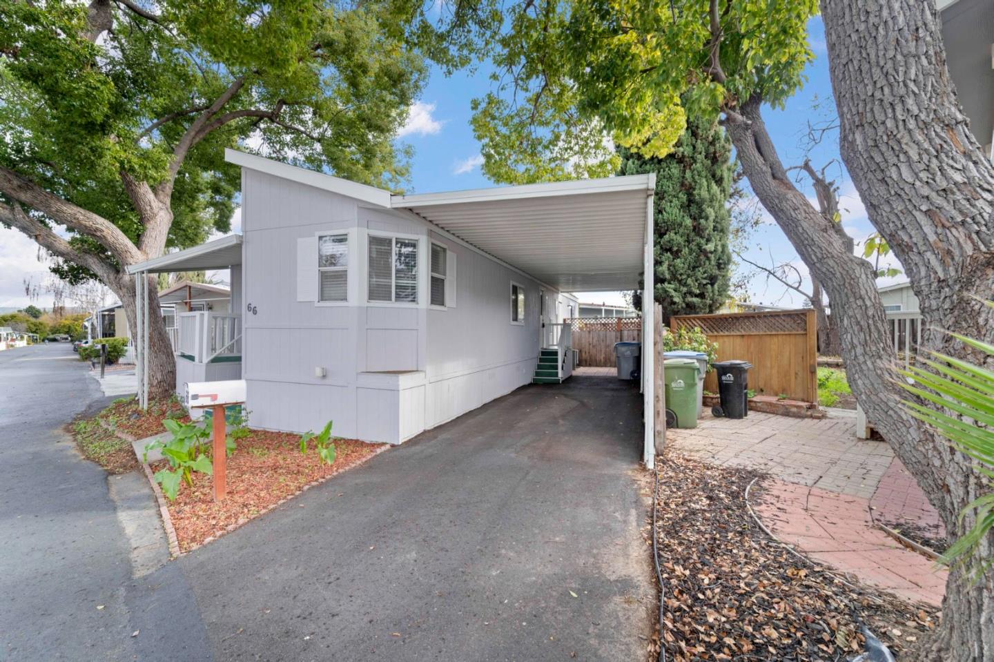 Detail Gallery Image 2 of 26 For 900 Golden Wheel Park Dr #66,  San Jose,  CA 95112 - 3 Beds | 2 Baths