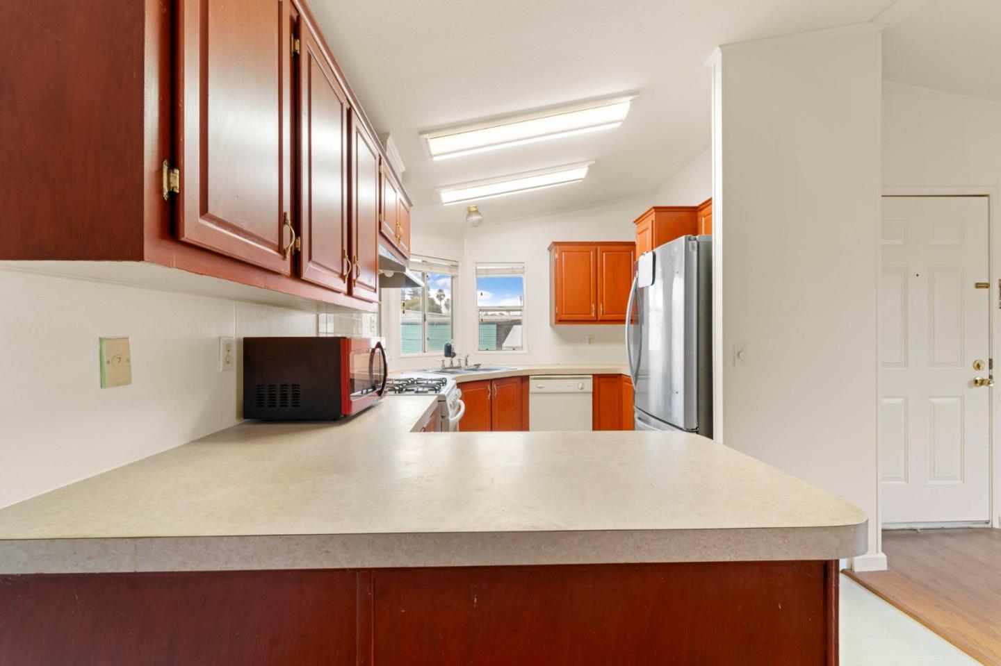 Detail Gallery Image 6 of 26 For 900 Golden Wheel Park Dr #66,  San Jose,  CA 95112 - 3 Beds | 2 Baths